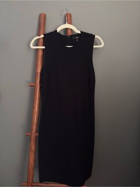 LIKE NEW Banana Republic Everywhere Ponte Sheath Black Dress (Size 2)